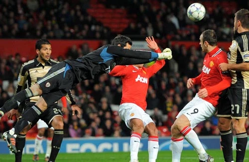 Hai đội bóng thành Man trước nguy cơ bị loại