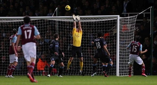 Man City chia điểm trong trận cầu nhạt