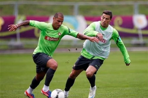 "Sao" Bồ Đào Nha choảng nhau trên sân tập