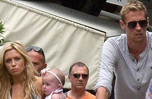 Vợ "sếu vườn" đe "dọa giết" HLV Redknapp