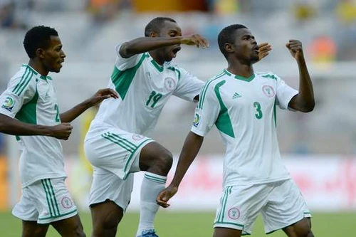 "Đại bàng xanh" bay lên ngôi đầu