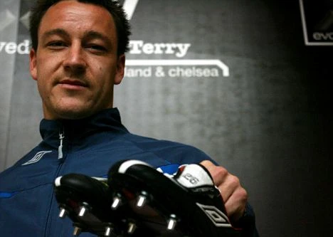 Terry bị Umbro cắt hợp đồng