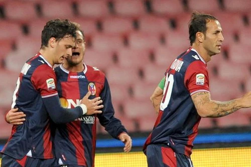 Napoli “tự sát” tại San Paolo