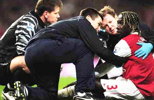 Sagna bị gẫy chân 