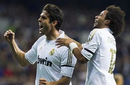 Real Madrid đánh đắm "tàu ngầm vàng"