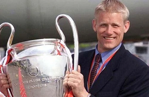 Peter Schmeichel làm đại sứ hình ảnh MU