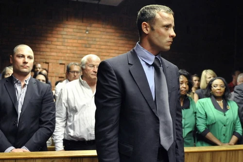 Pistorius âm mưu trốn ra nước ngoài để thoát tội