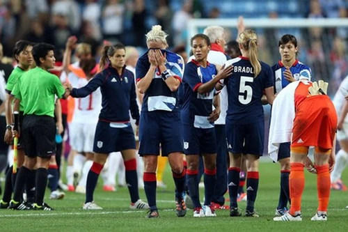 Bóng đá nữ Olympic London: Nhật Bản gây sốc