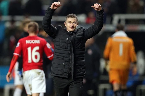 Solskjaer ra mắt thành công ở Cardiff