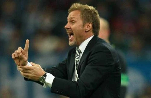 Điều luật quái gở của HLV Hamburg