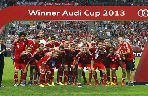 Guardiola có được danh hiệu đầu tiên với Bayern