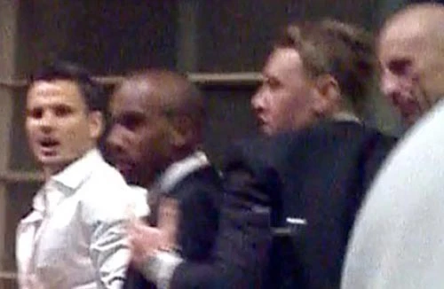 Sao Aston Villa say xỉn làm loạn hộp đêm