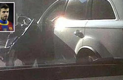 Gerard Pique gặp tai nạn ô tô
