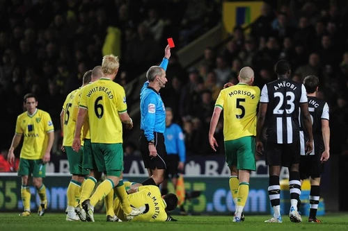 “Chích choè” gãy cánh