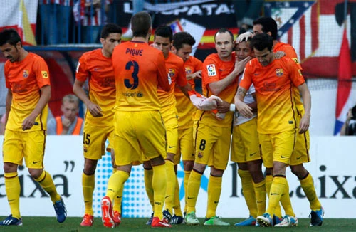 Barca săn thủ môn, trung vệ và tiền đạo