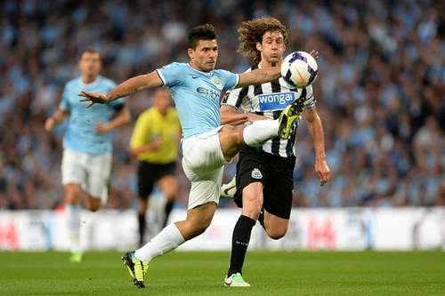 Man City soán ngôi đầu bảng của MU