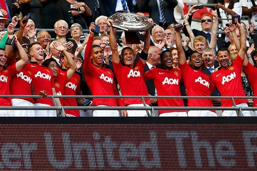 Van Persie giúp MU lần thứ 20 giành Siêu cúp