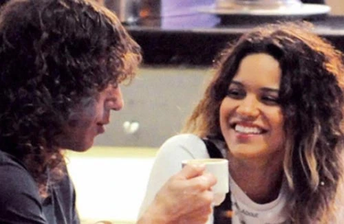 Tình yêu Puyol có được nhờ "đánh lén"