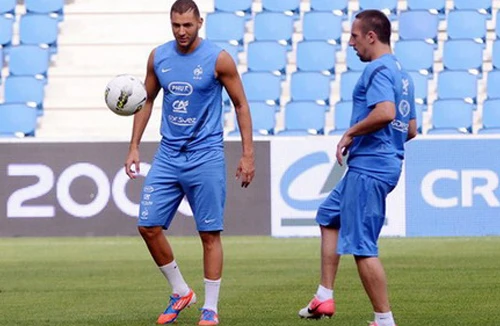 Ribery và Benzema vẫn chưa thoát khỏi vụ mua dâm