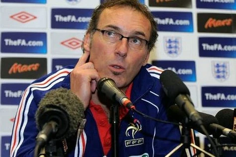 PSG trao niềm tin vào Laurent Blanc