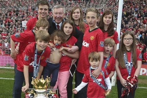 11 “Quỷ con” lần đầu xuất hiện trước công chúng cùng Sir Alex