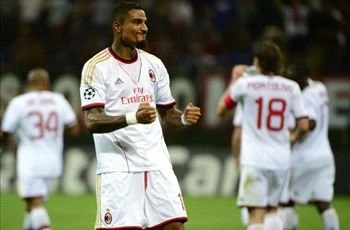 Milan đi tiếp, Lyon bị loại