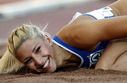 VĐV Hy Lạp bị trục xuất về nước do... vạ miệng