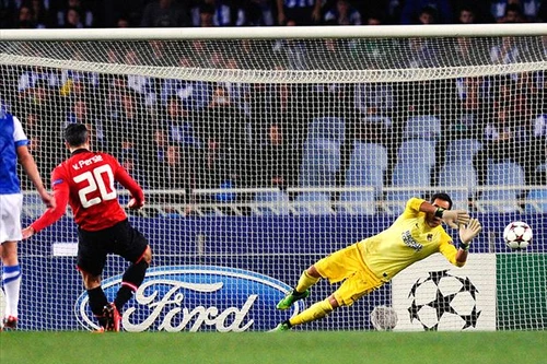 Real Sociedad 0-0 MU: Quỷ đỏ thiếu may mắn