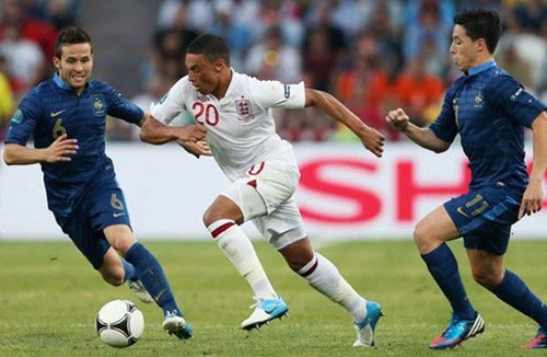 Oxlade-Chamberlain đi vào lịch sử đội tuyển Anh 