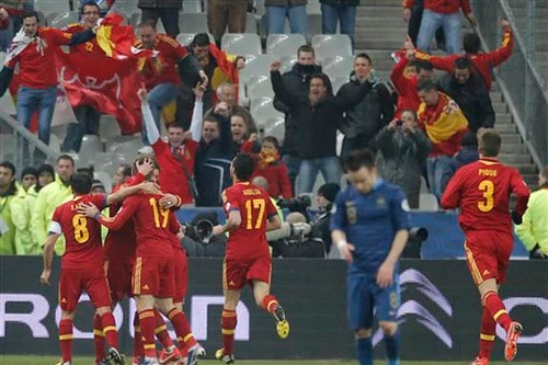 TBN khẳng định sức mạnh, Italy sống nhờ Balotelli