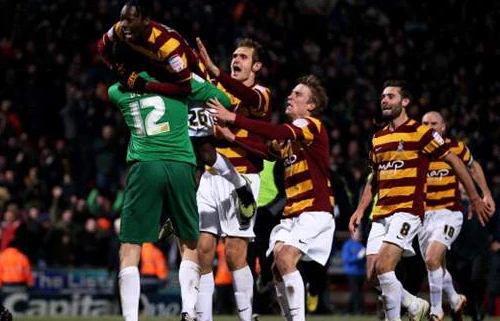 Arsenal bị đội bóng hạng 3 cho bẽ mặt