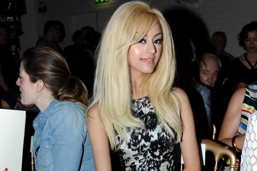 "Tình 1 đêm" của sao Pháp ra mắt tự truyện