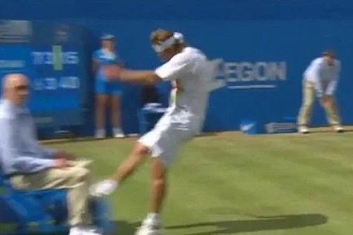 Nalbandian trả giá đắt cho giây phút nóng giận