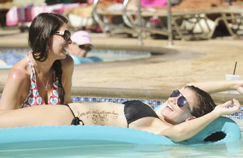 Imogen Thomas gửi thông điệp cho Giggs?