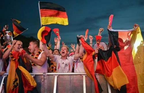 Sự cuồng nhiệt của CĐV gây họa cho đội bóng 