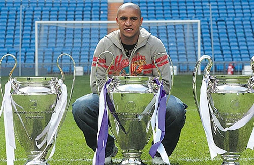 Roberto Carlos - Hậu vệ trái hay nhất thế giới giải nghệ