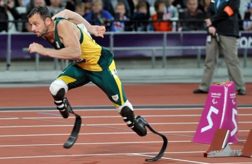 Người không chân Nam Phi Pistorius bị truất ngôi