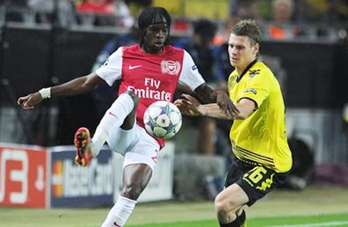 Chiến thắng vuột khỏi tay các Pháo thủ trong phút cuối