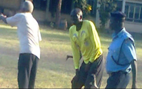 Trọng tài kiện LĐBĐ Kenya vì bị hỏng "cậu nhỏ"