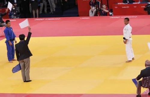 Thay đổi kết quả thi đấu tại Olympic vì phản ứng của đám đông