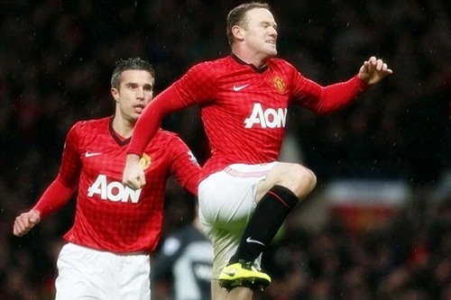 Rooney giúp "Quỷ đỏ" chạm tay vào ngôi vương