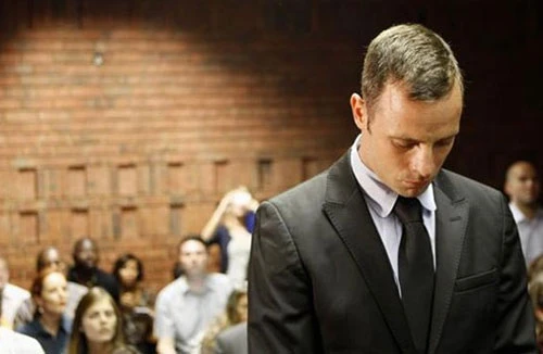 Oscar Pistorius suy sụp, muốn tự tử