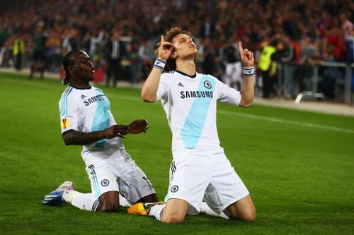 Basel 1-2 Chelsea: Người hùng David Luiz 