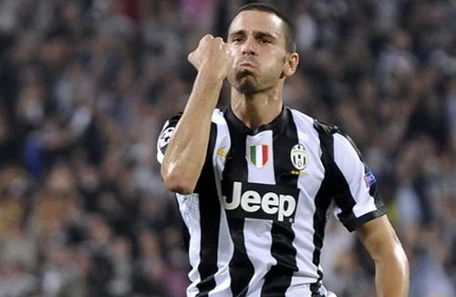 Tuyển thủ Italia đánh trả cướp như phim hành động