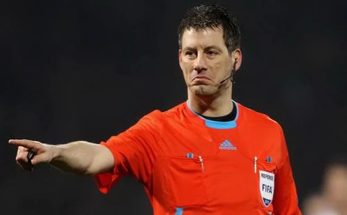 Barca gửi thư tố cáo trọng tài lên UEFA