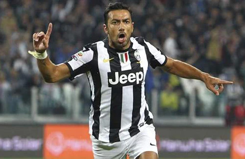 Quagliarella giúp Juve giữ vững ngôi đầu 
