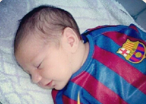 Vừa ra đời, con trai Messi đã làm giới túc cầu nổi sóng