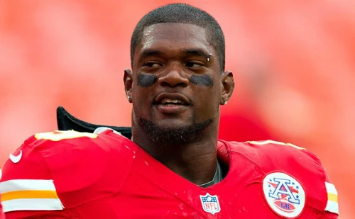 Cầu thủ bóng bầu dục giết người tình rồi tự sát