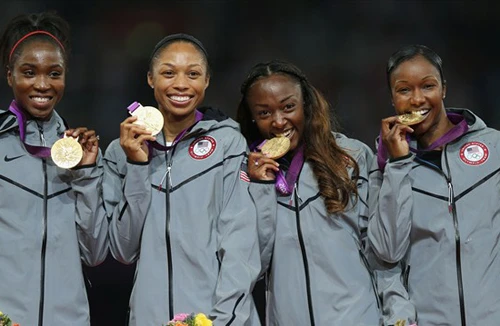 Đội chạy 4x100m Mỹ phá kỷ lục thế giới