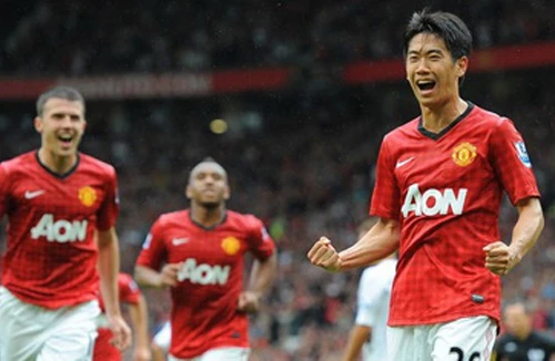 MU thắng nghẹt thở, Chelsea nối dài mạch thắng